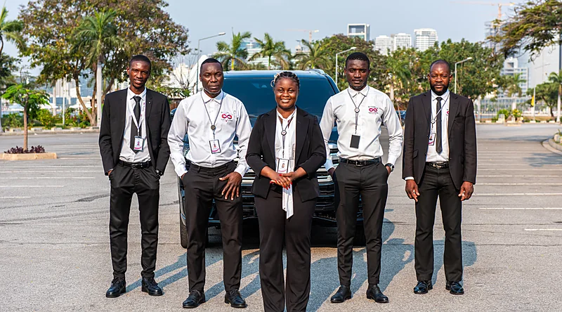 Equipa da Costa Phoebe em Luanda